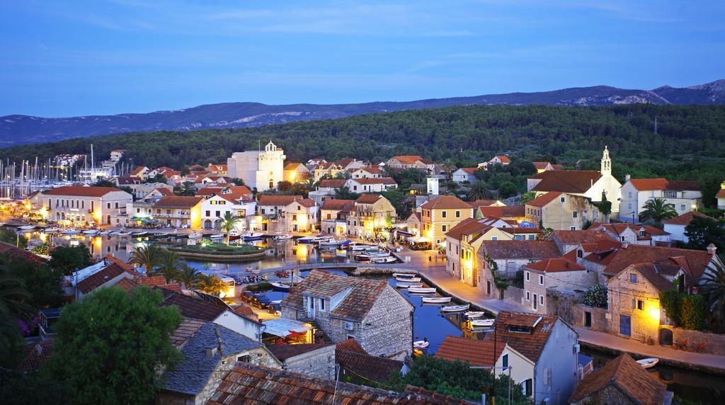 Green Lagoon, Hvar Island Vrboska Bilik gambar